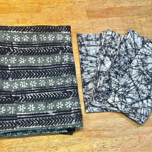 Rare Handmade Batik Tapestry Table Linens Lg Tablecloth 54"x86" Napkins 22"x22" - Picture 4 of 13